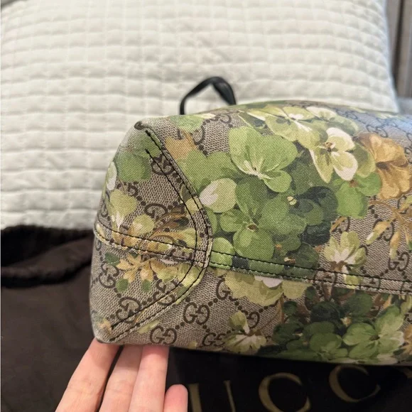 Gucci Bloom reversible tote or lap top bag - Picture 10 of 15